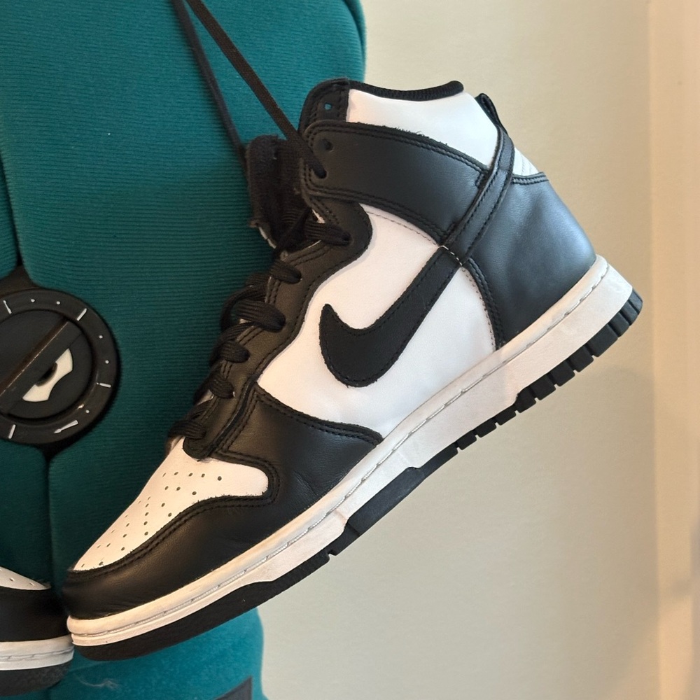 Nike Black and White High-Top Sneakers - Picture 3 of 6